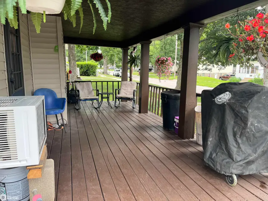 521 S 2nd Street, Albia, IA 52531 - #2