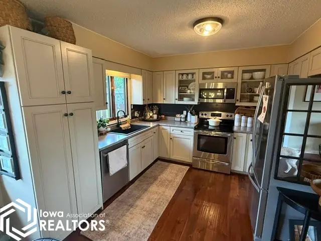 1318 N Johnson Street, Algona, IA 50511 - #2