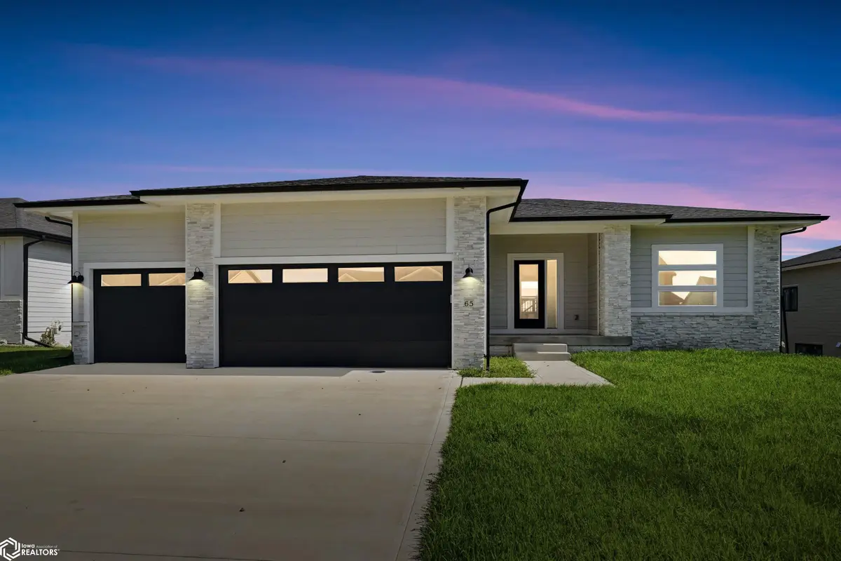 65 NW Hidden Knoll, Waukee, IA 50263 - #1