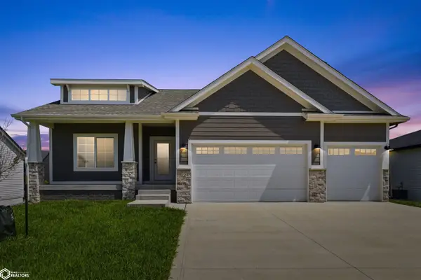 95 NW Hidden Knoll, Waukee, IA 50263