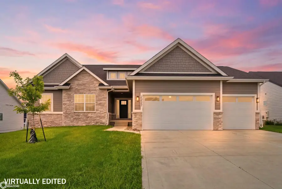 2227 Green Leaf Circle, Norwalk, IA 50211 - #2