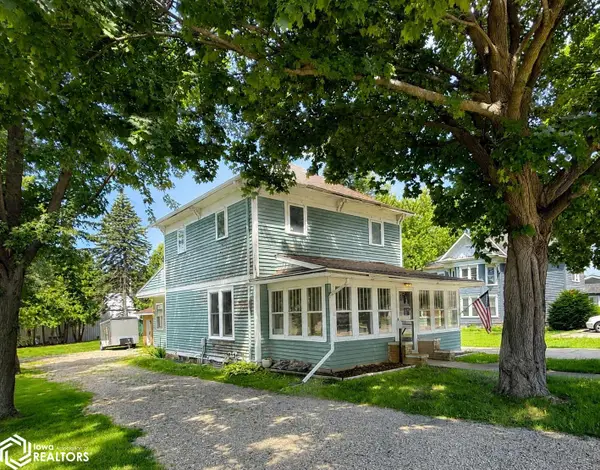 208 S Lake St, Lake Mills, IA 50450