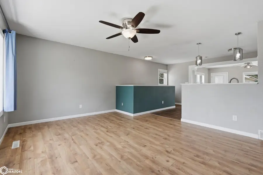 1516 Parkway Drive, Burlington, IA 52601 - #3