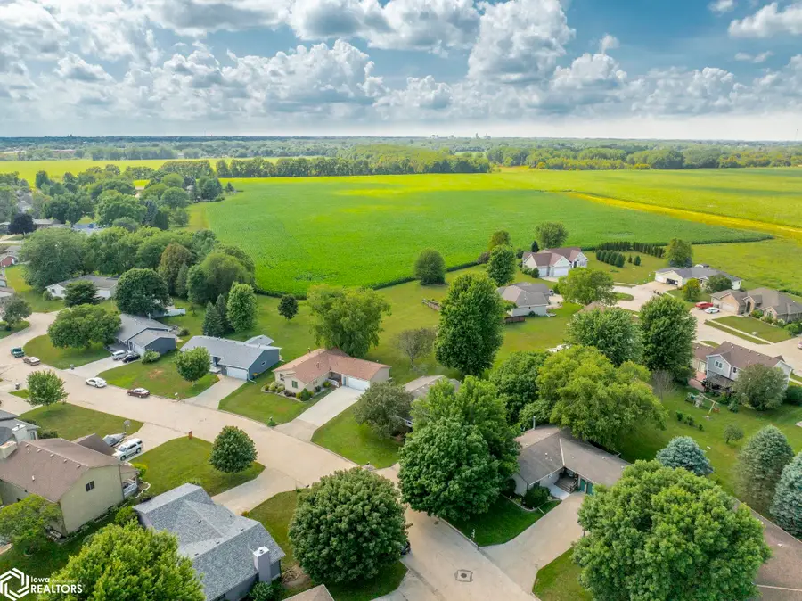 22 Charlestown Square, Mason City, IA 50401 - #3