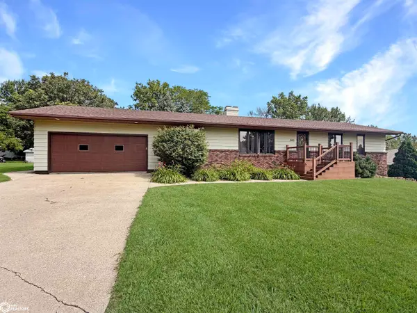 802 Crestview Drive, Traer, IA 50675