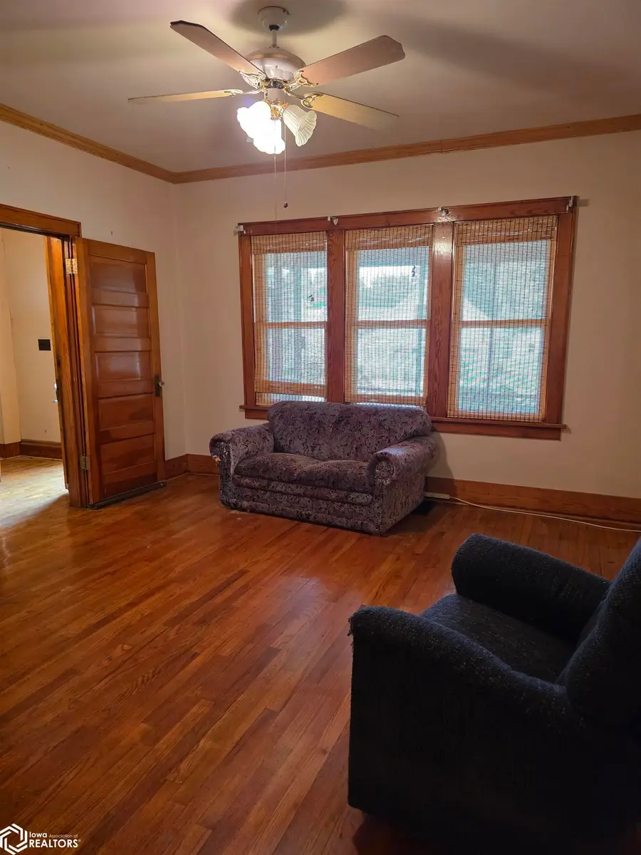 537 Bank Street, Webster City, IA 50595 - #3