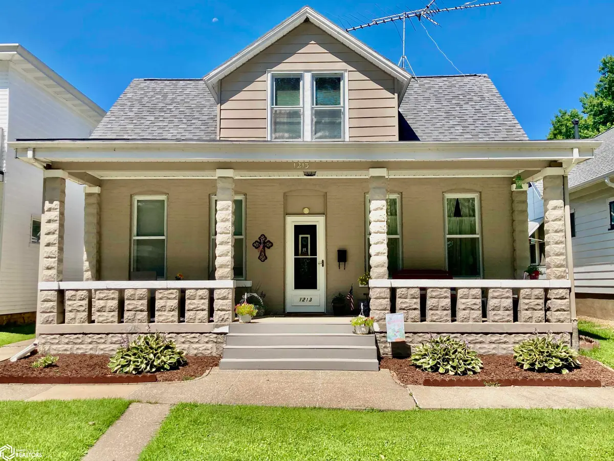 1213 N 6th Street, Burlington, IA 52601 - #1