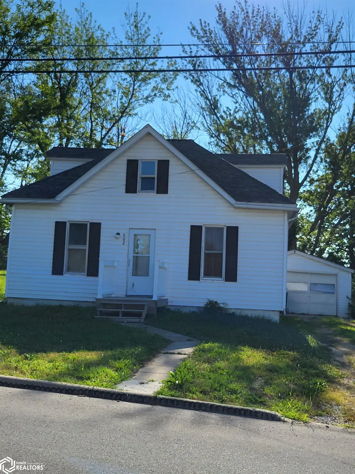602 1st Street S, Chariton, IA 50049 - #1