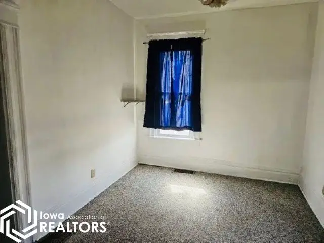 602 1st Street S, Chariton, IA 50049 - #3