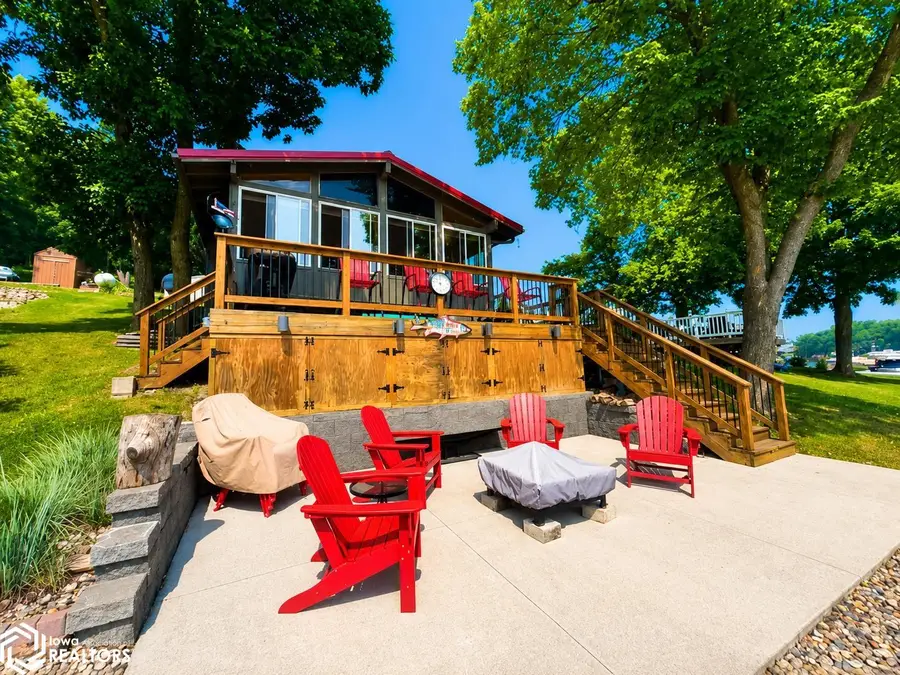1116 Lakeshore Drive, Brooklyn, IA 52211 - #2
