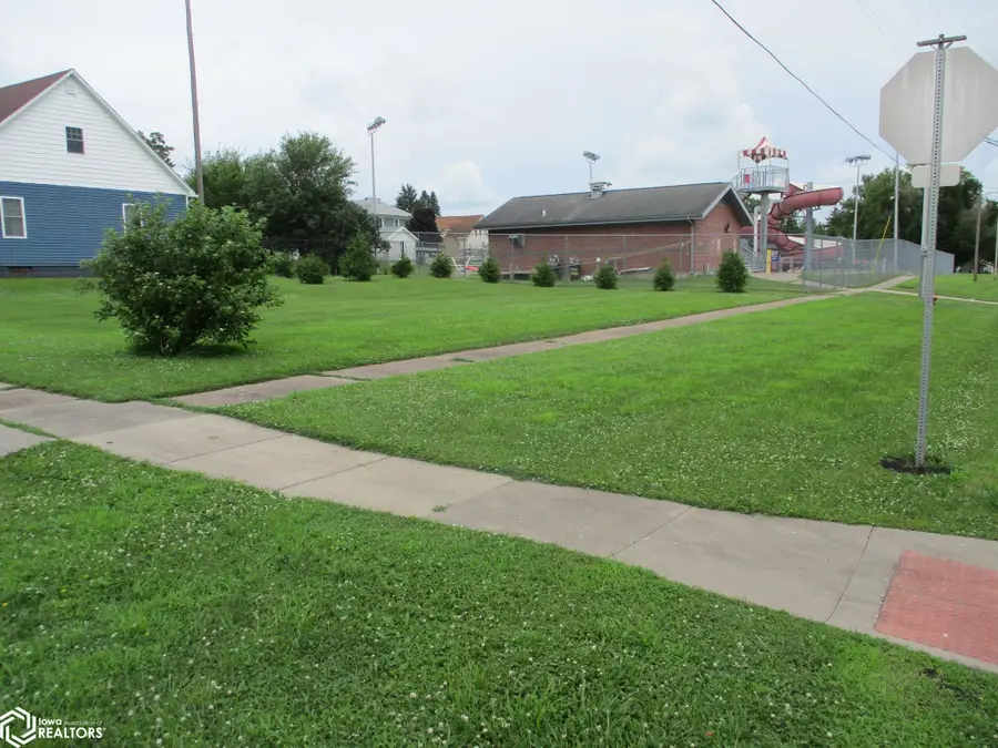 400 Lincoln Street, Dysart, IA 52224 - #3