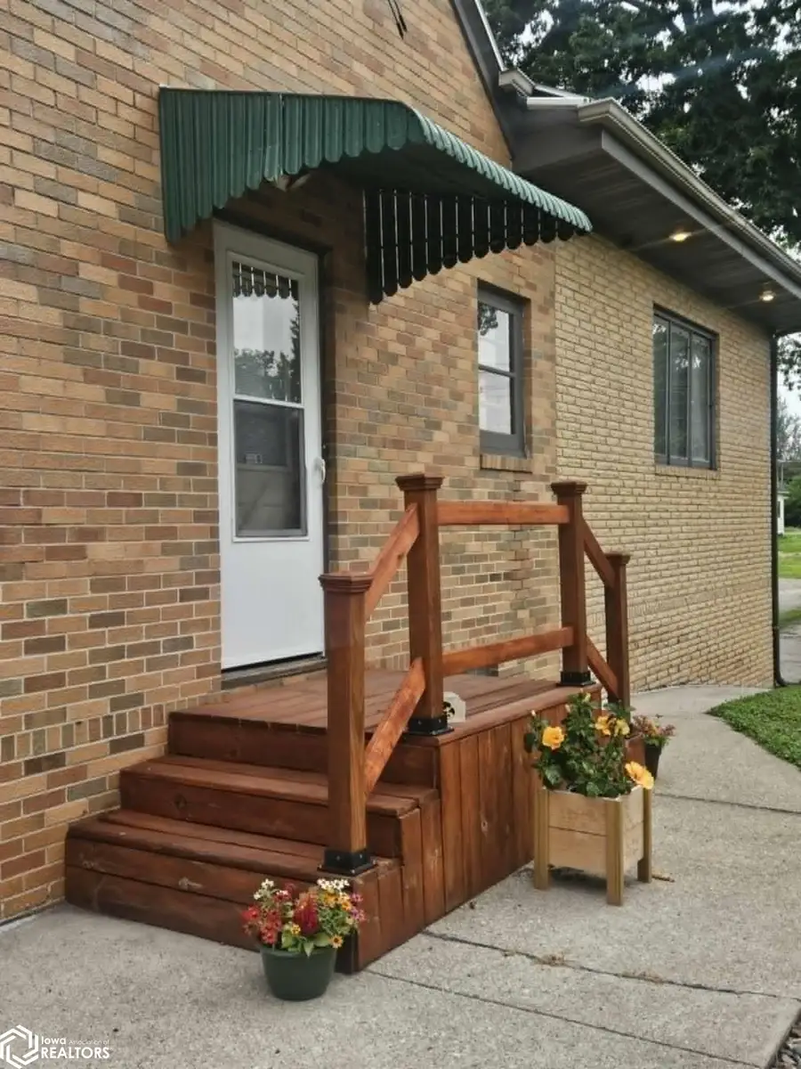 927 S 16th Street, Fort Dodge, IA 50501 - #2