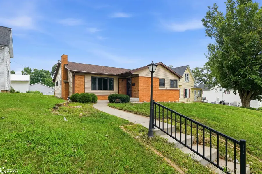 806 Oswego Street, Tama, IA 52339 - #3