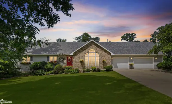 1032 Oakland Drive, Tama, IA 52339