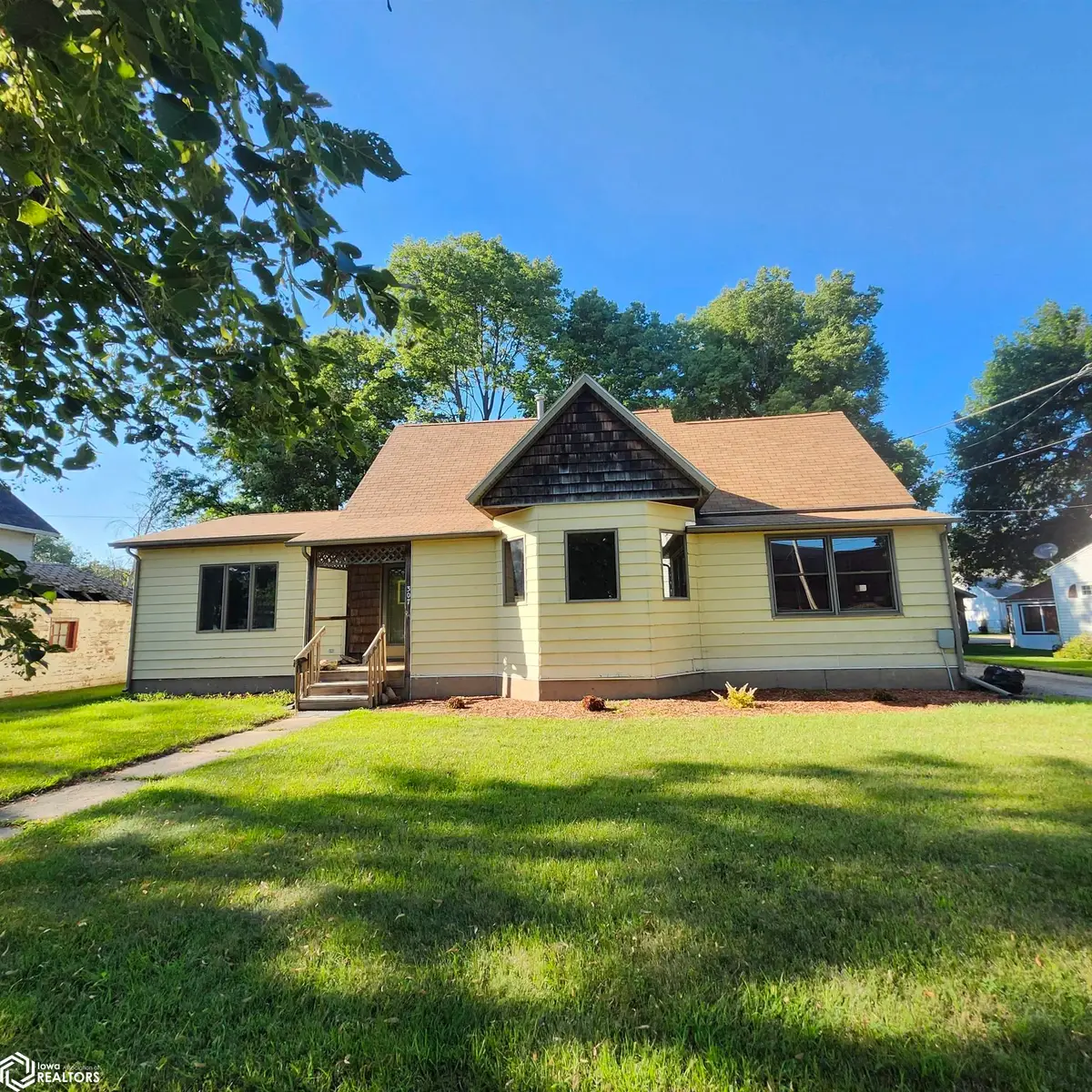 307 4th Ave N, Humboldt, IA 50548 - #1
