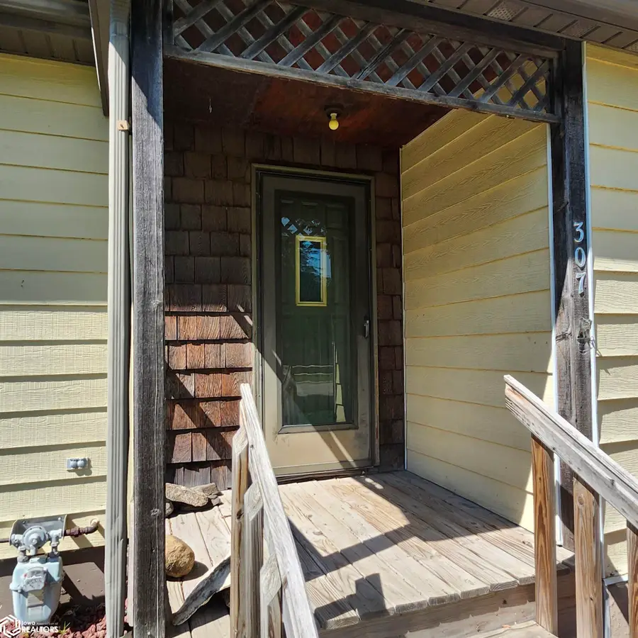 307 4th Ave N, Humboldt, IA 50548 - #2