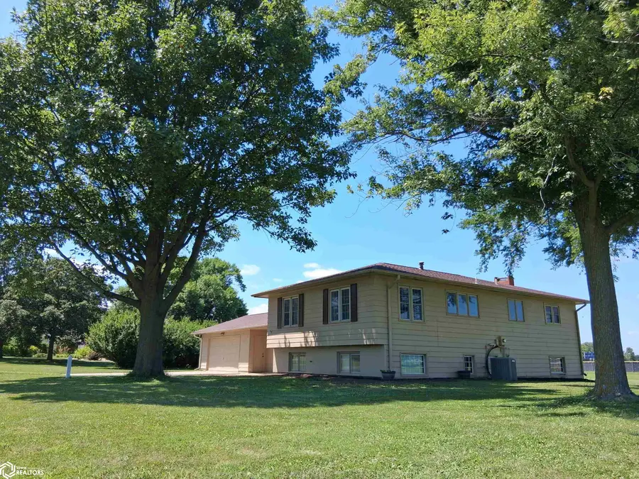107 College View Lane, Marshalltown, IA 50158 - #2