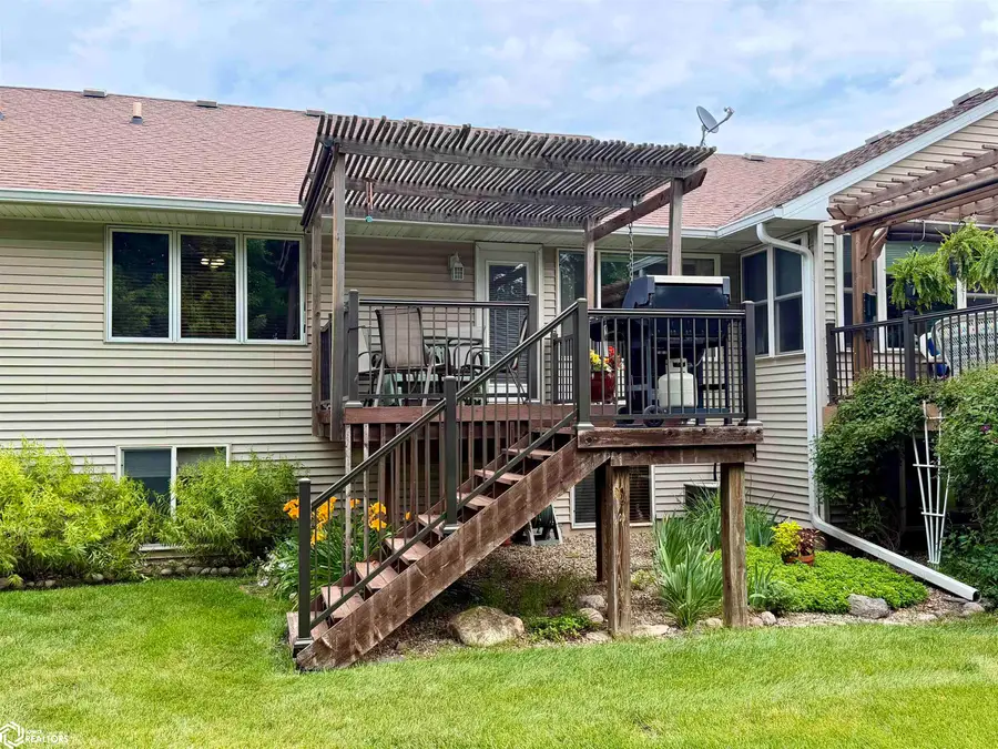 15674 Sheridan Avenue, Clive, IA 50325 - #3