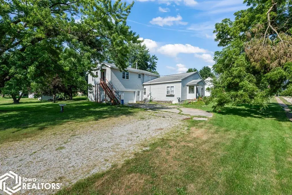 706 W Locust, Bloomfield, IA 52537 - #1