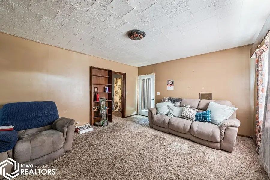 706 W Locust, Bloomfield, IA 52537 - #3