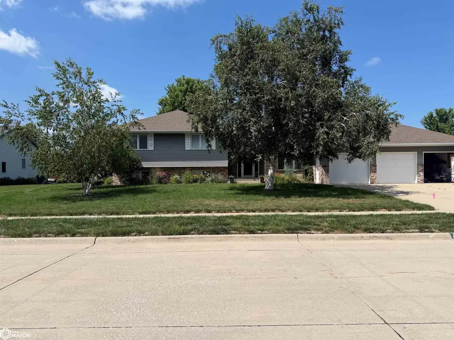 711 E 29th Street, Carroll, IA 51401 - #2