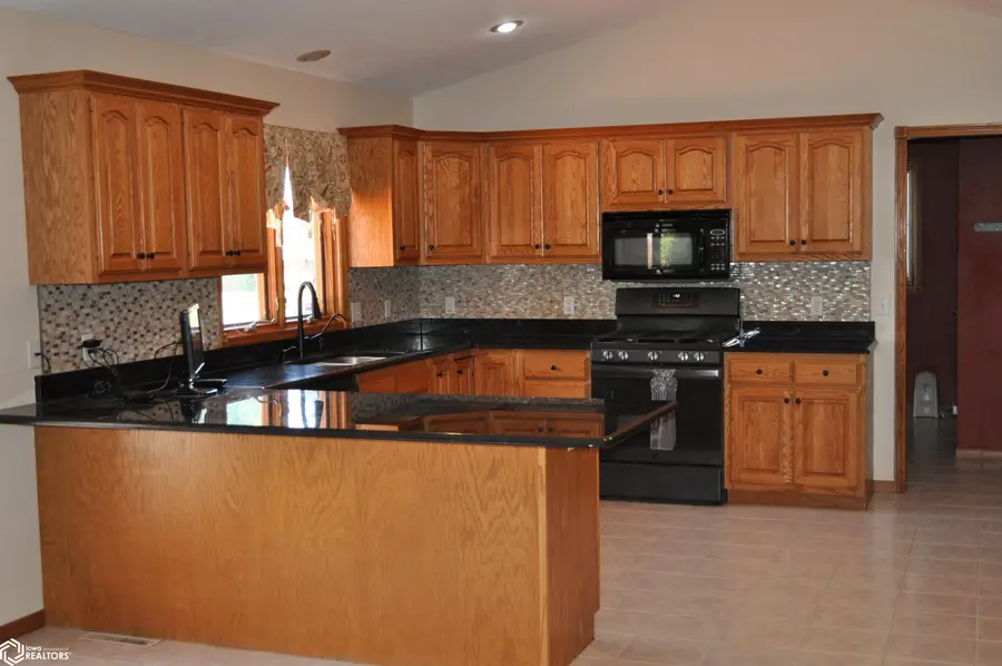 711 E 29th Street, Carroll, IA 51401 - #3