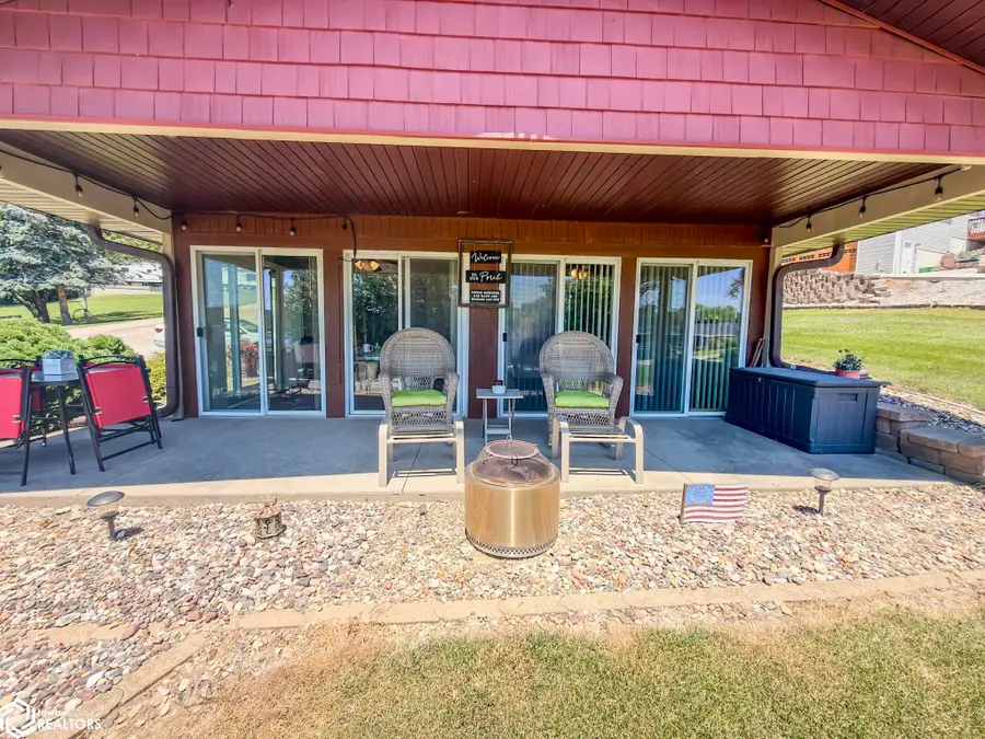 5251 Drake Drive, Brooklyn, IA 52211 - #2