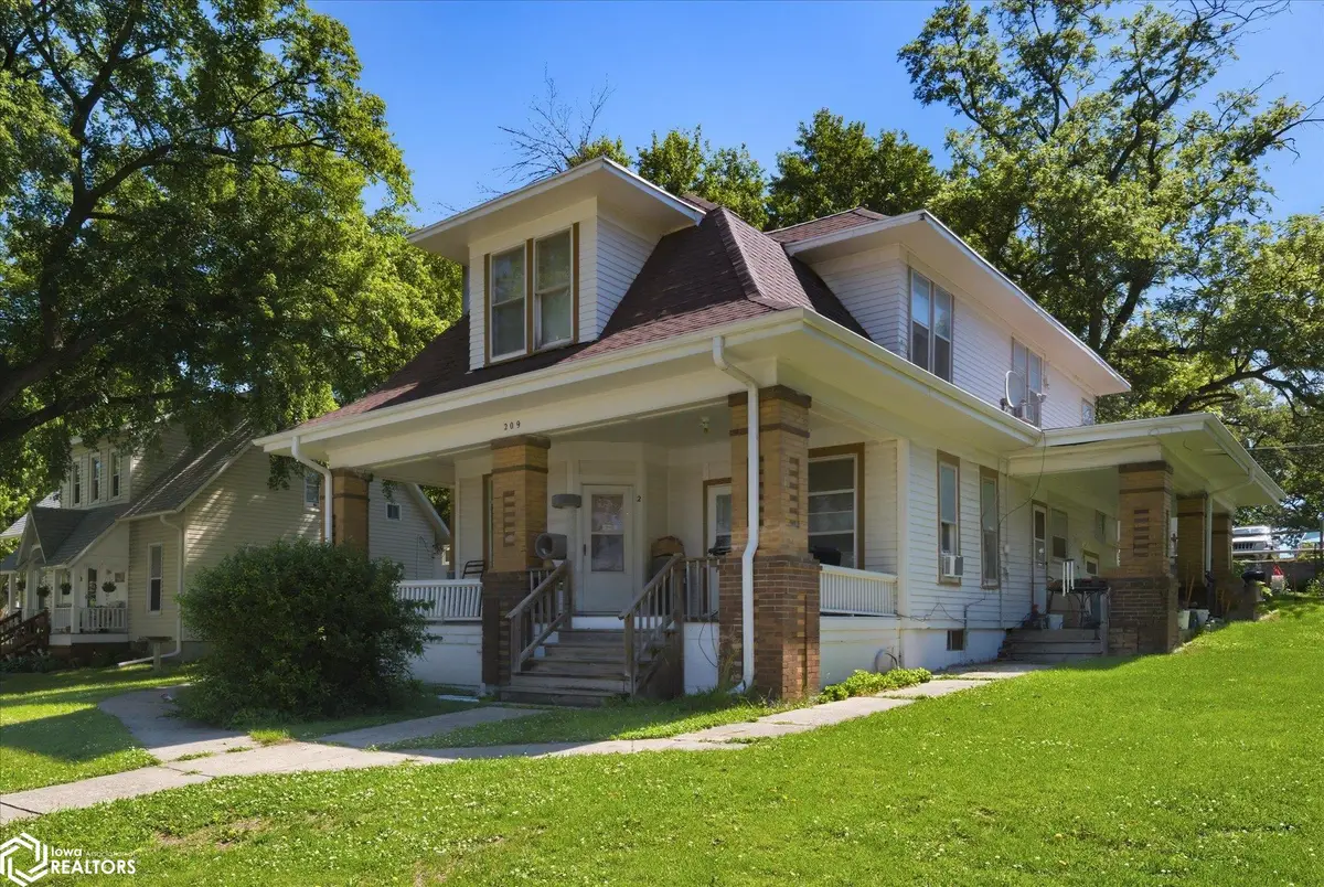 209 N Walnut Street, Avoca, IA 51521 - #1