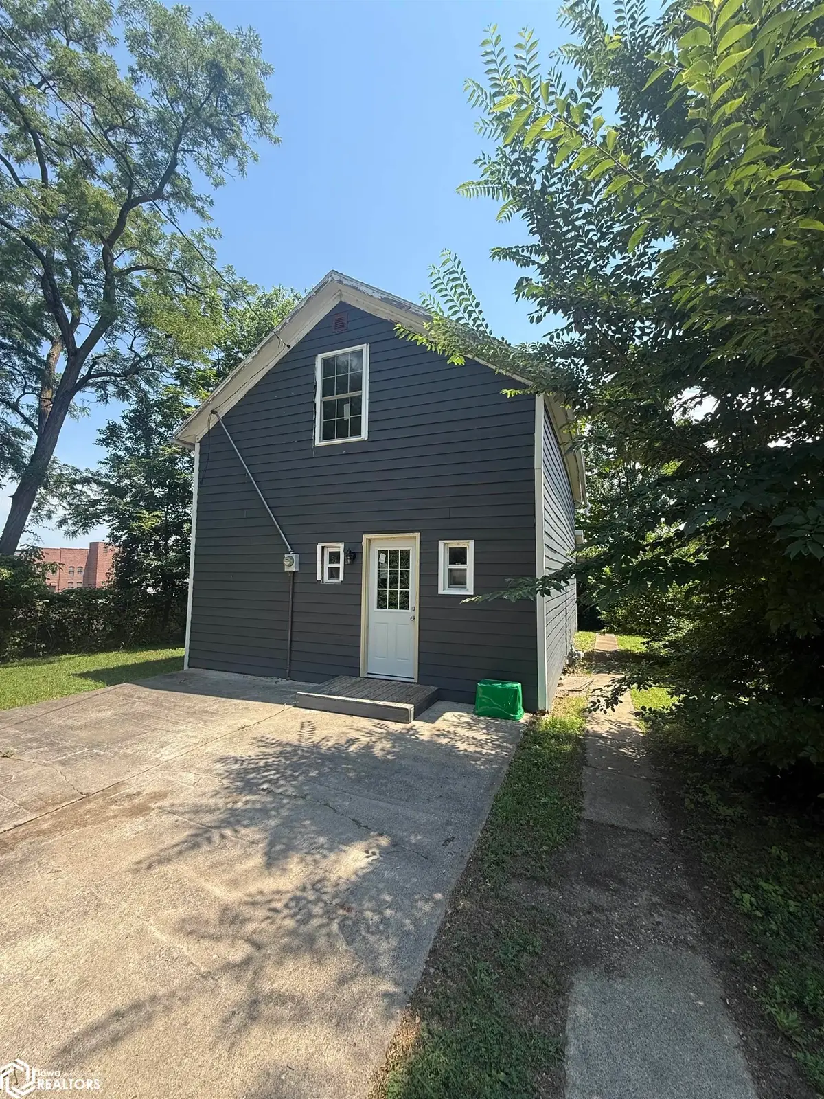 317 S 3rd Street, Burlington, IA 52601 - #1