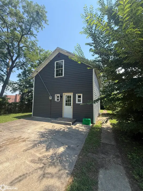 317 S 3rd Street, Burlington, IA 52601