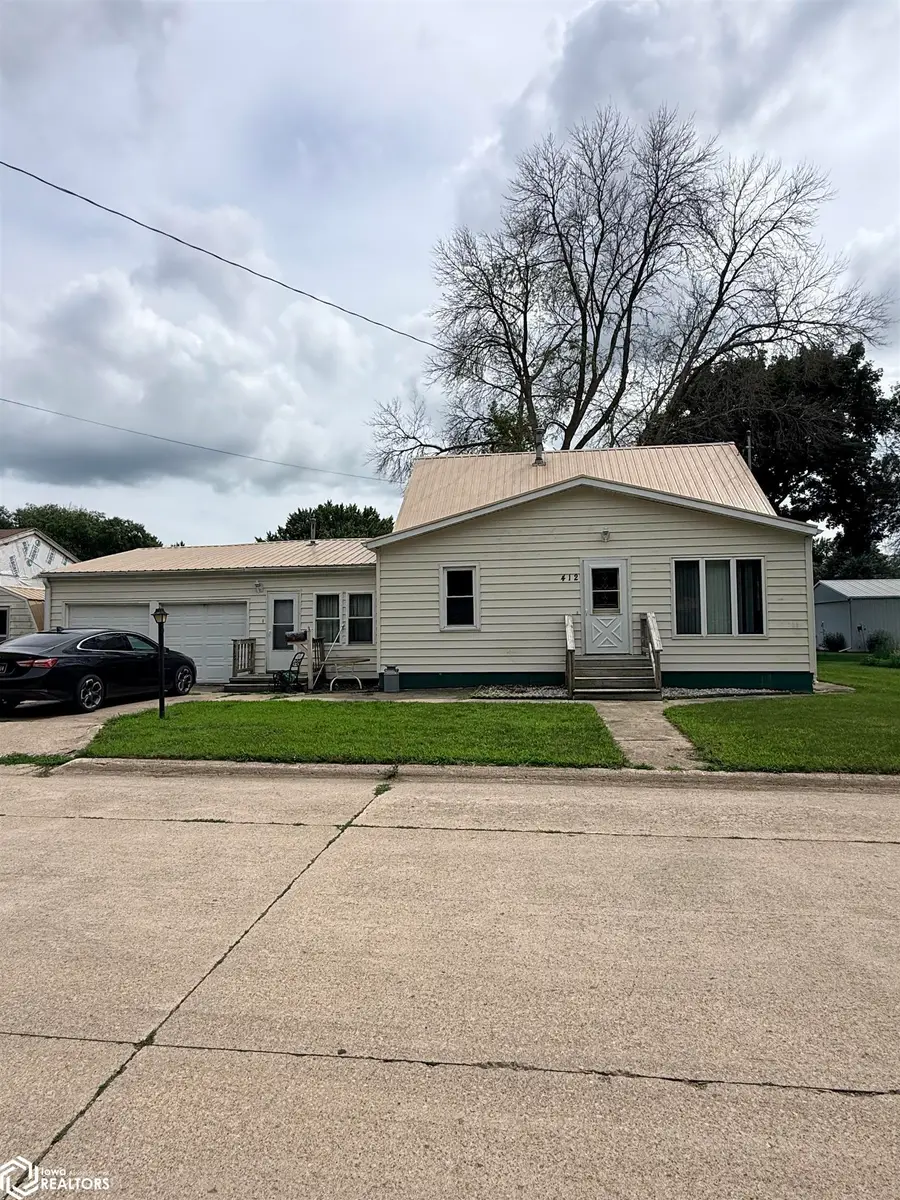 412 6th Street Ne, Belmond, IA 50421 - #2