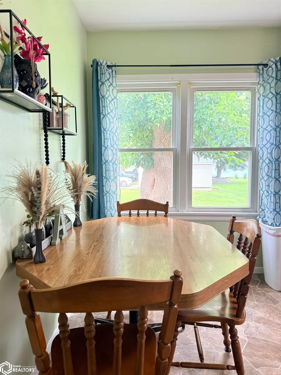 412 6th Street Ne, Belmond, IA 50421 - #3