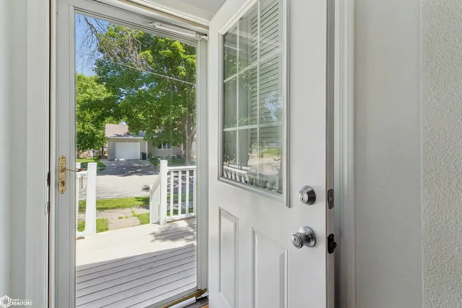1007 9th Avenue N, Clear Lake, IA 50401 - #3