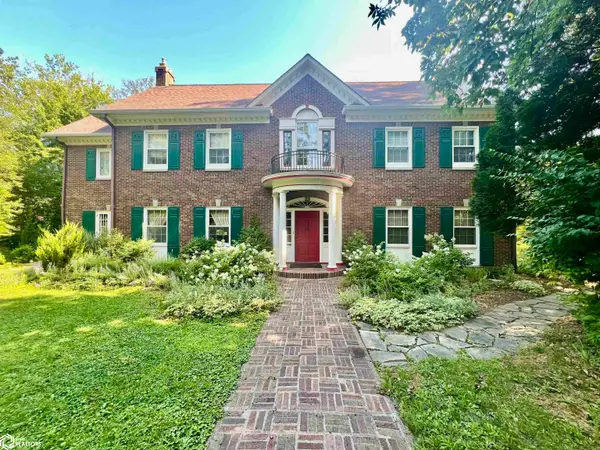 707 E Burlington Avenue, Fairfield, IA 52556