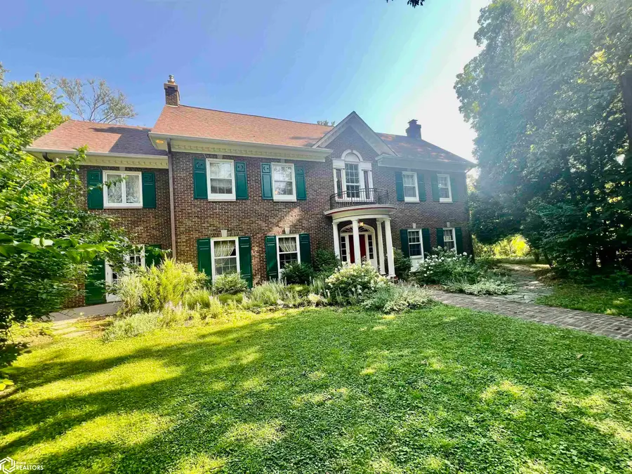 707 E Burlington Avenue, Fairfield, IA 52556 - #2