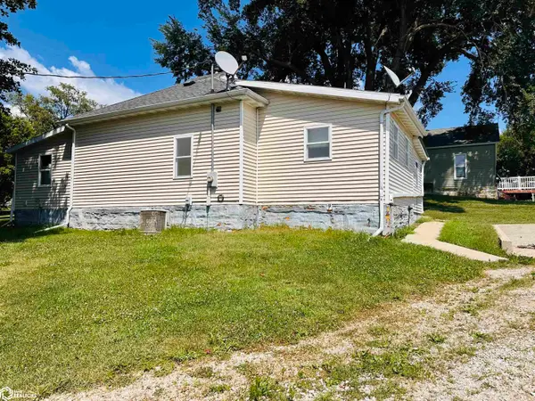 200 South Street, Deep River, IA 52222