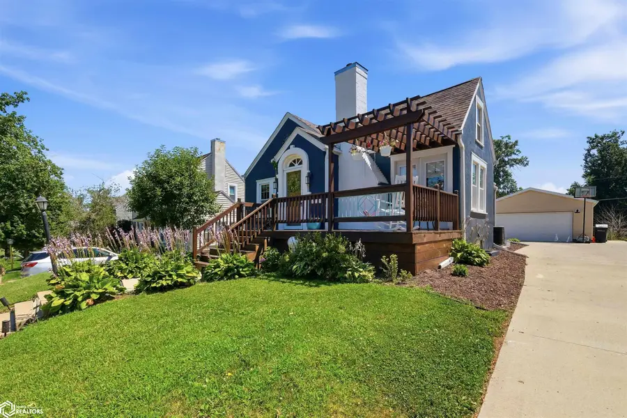 407 N 8th Street, Marshalltown, IA 50158 - #2