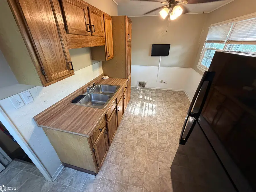 510 N Lincoln Avenue, Eagle Grove, IA 50533 - #3