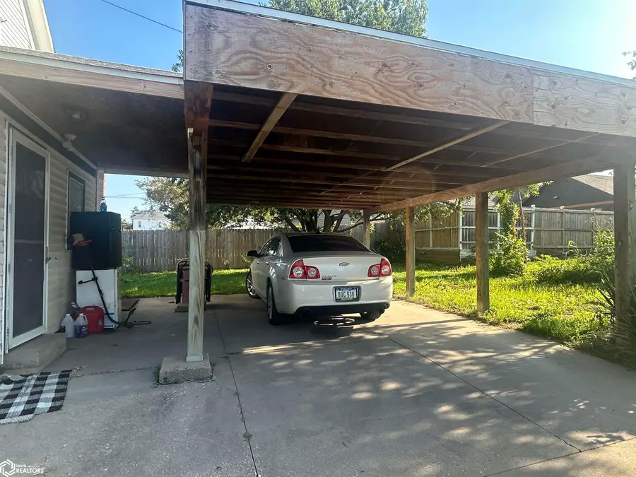 104 S 12th Street, Marshalltown, IA 50158 - #2