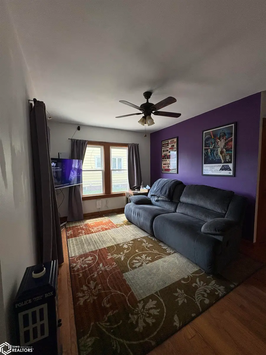 230 S Indiana Avenue, Mason City, IA 50428 - #3