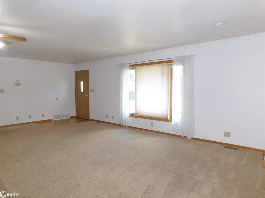 401 Main Street, Deloit, IA 51441 - #2