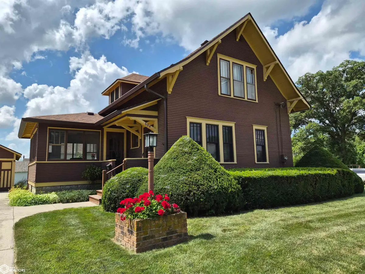 604 8th Avenue, Grinnell, IA 50112 - #1