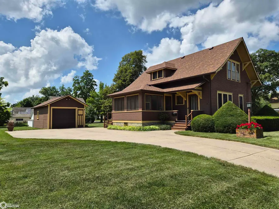604 8th Avenue, Grinnell, IA 50112 - #3