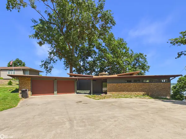 2736 Old Vineyard Road, Keokuk, IA 52632