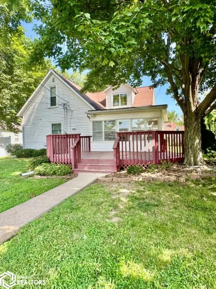 905 Ash Street, Burlington, IA 52601 - #2