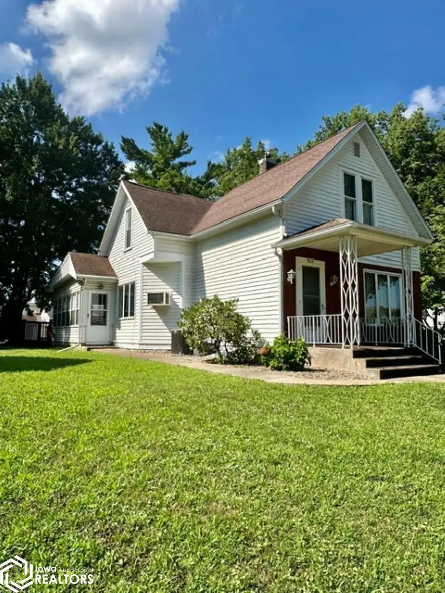905 Ash Street, Burlington, IA 52601 - #3