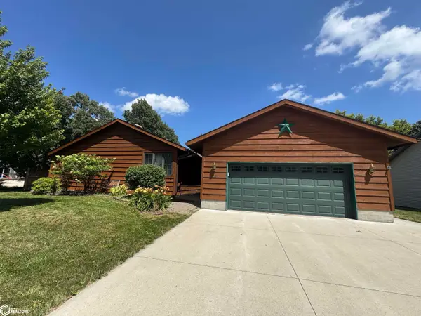 902 S 15th Street, Clear Lake, IA 50428