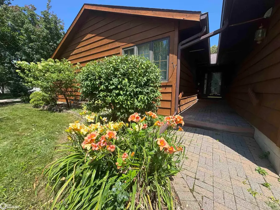 902 S 15th Street, Clear Lake, IA 50428 - #2