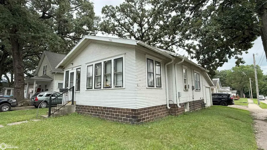 323 9th Street Ne, Mason City, IA 50401 - #2