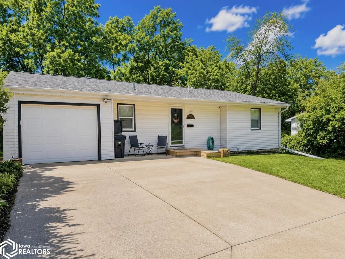 2905 Moody Ln, Burlington, IA 52601 - #1